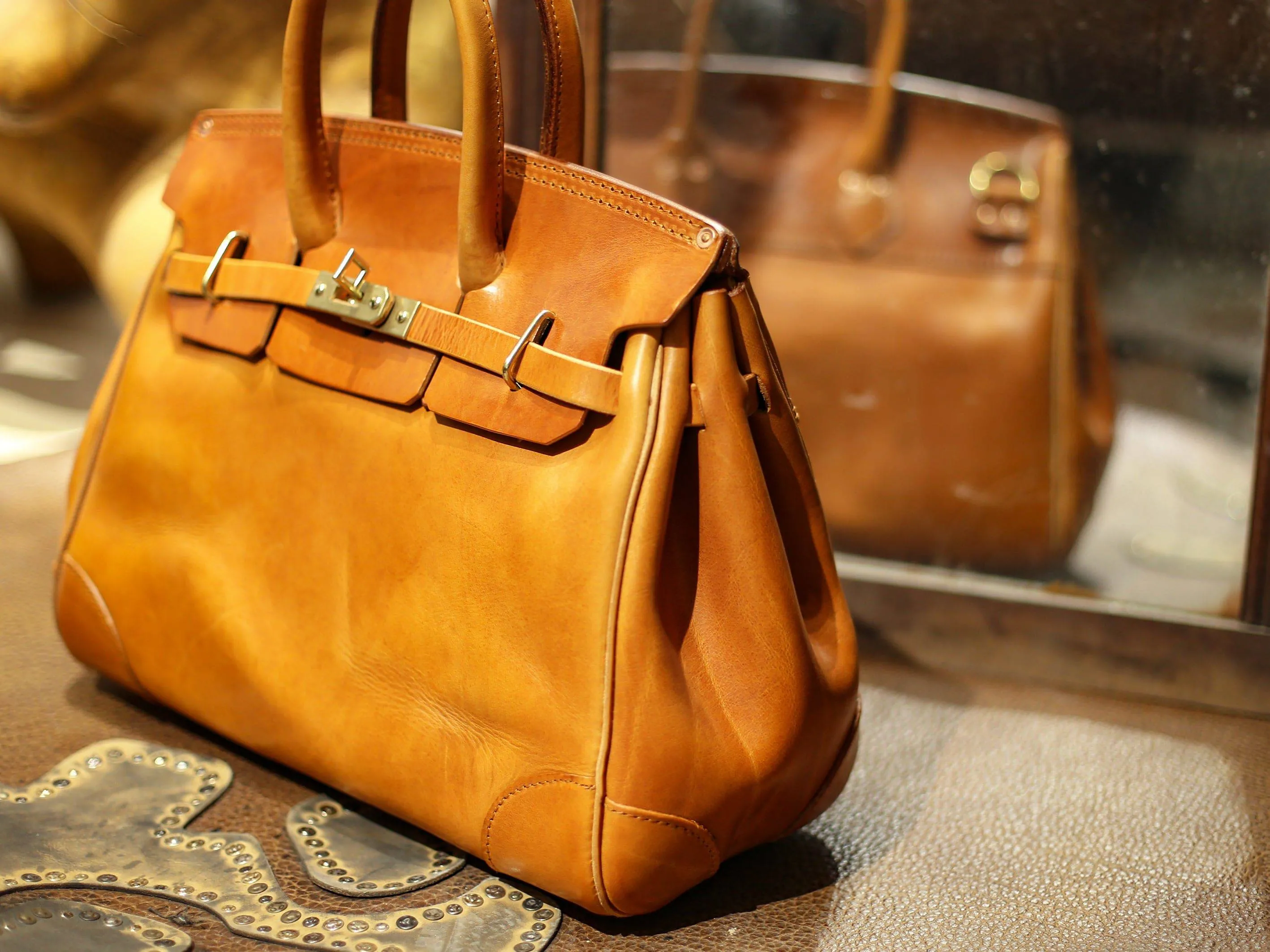 Unisex Genuine Vintage Vegetable Tanned Leather Satchel Flap Buckle Bag