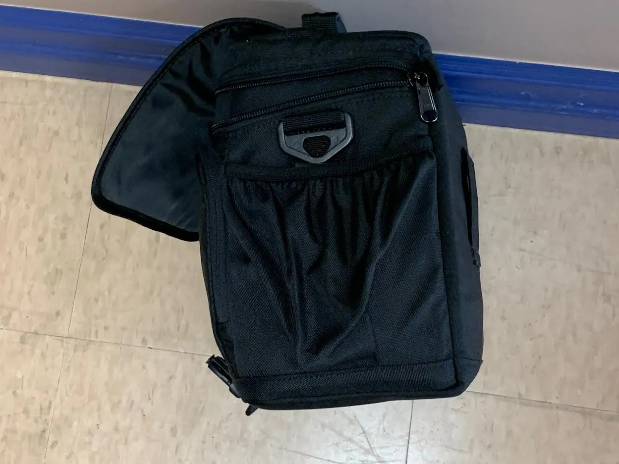 USED Lowepro Adventura 170 Camera bag (Strap missing)