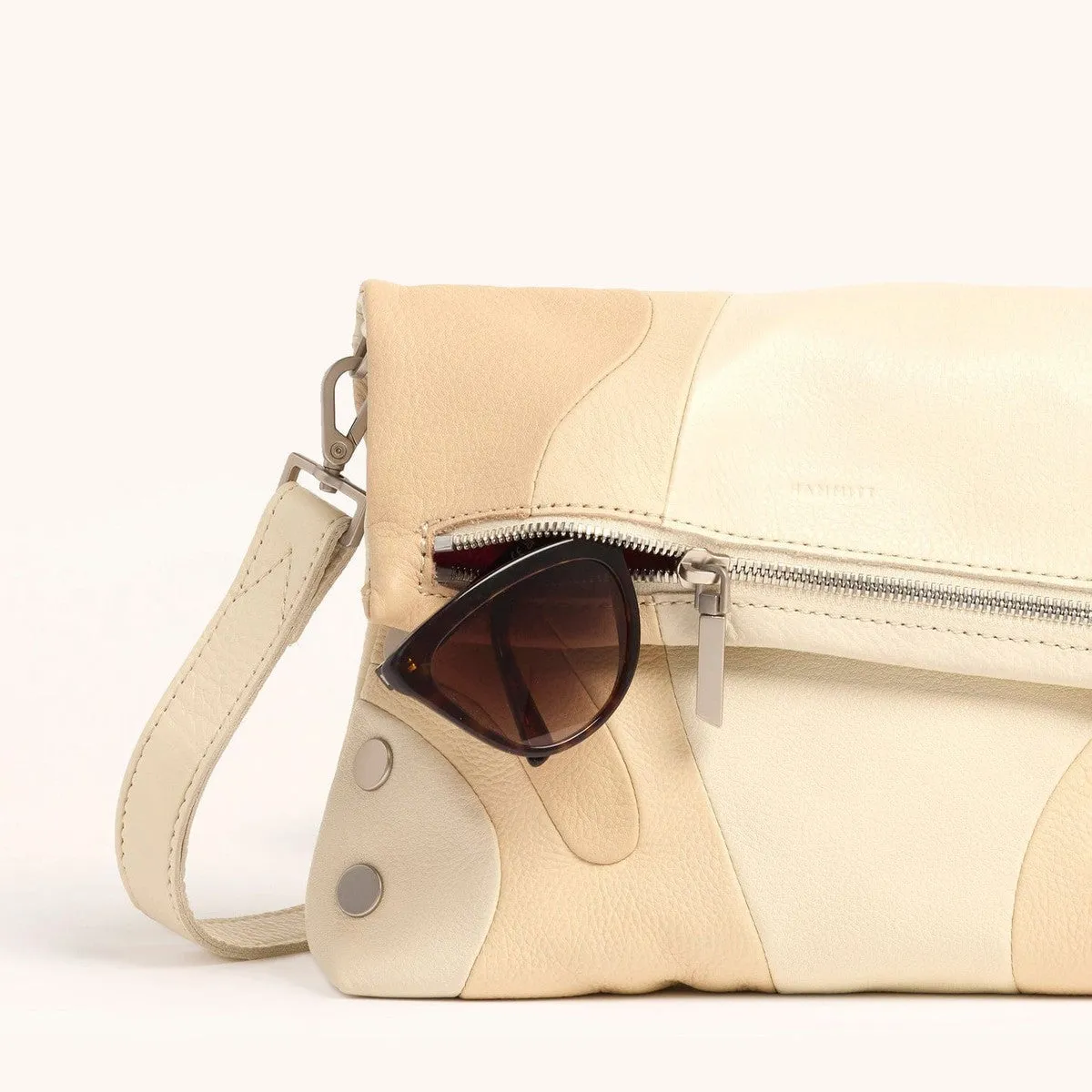 VIP MED - Coastal Cream/Brushed Silver