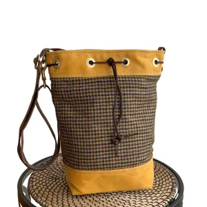 Wildwood Waxed Canvas Houndstooth Bucket Bag