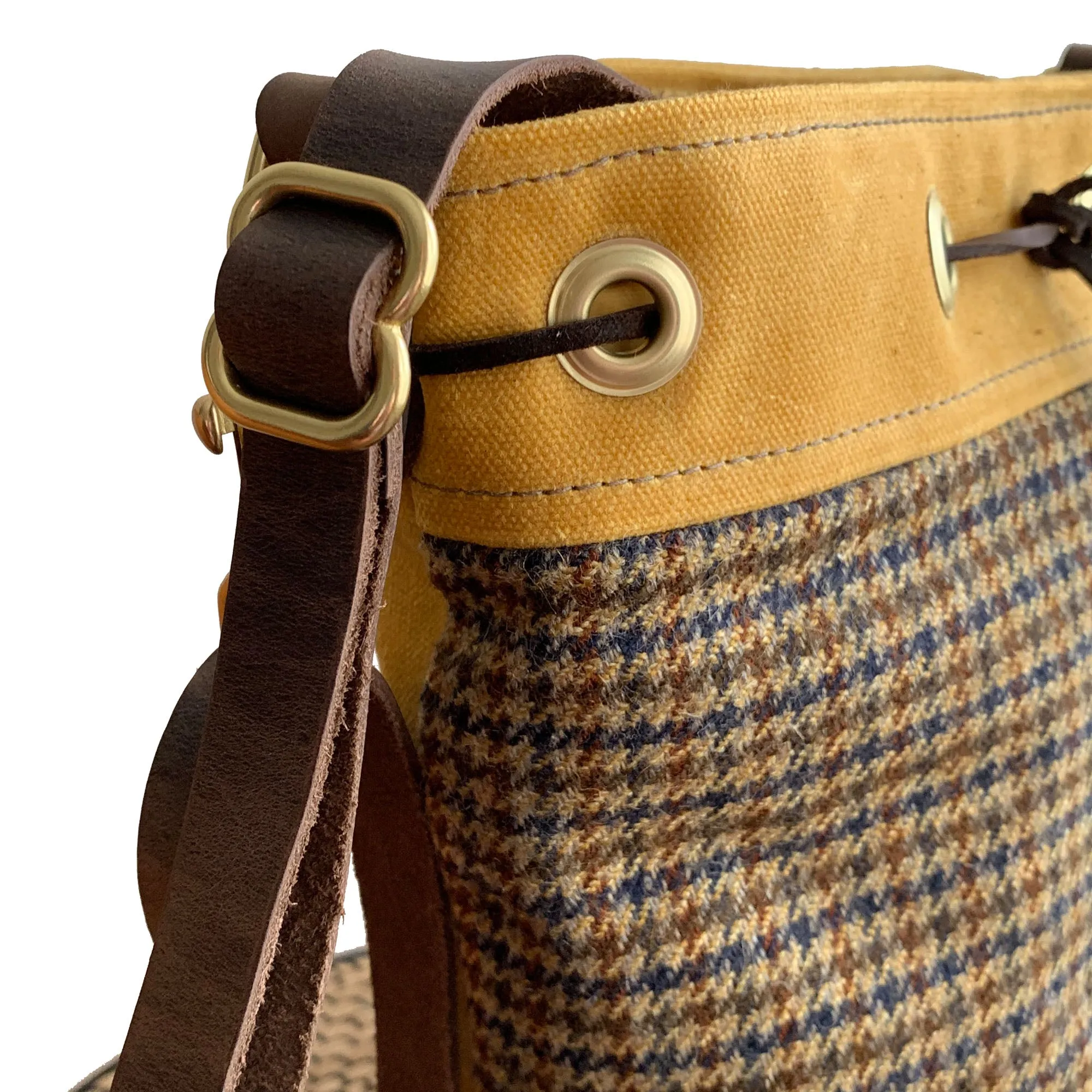 Wildwood Waxed Canvas Houndstooth Bucket Bag