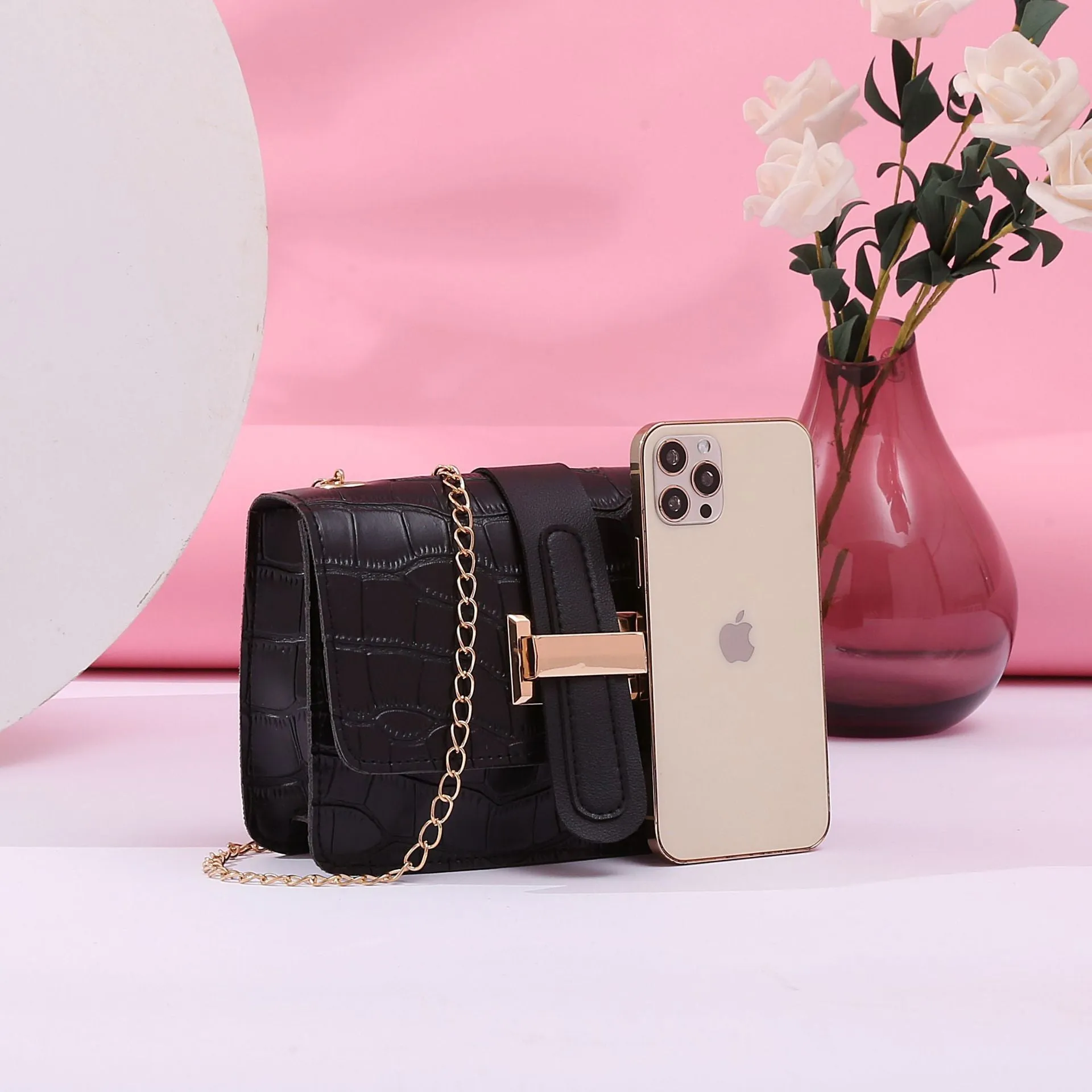 Women’s Elegant Small Crossbody Bag with Chain Shoulder Strap