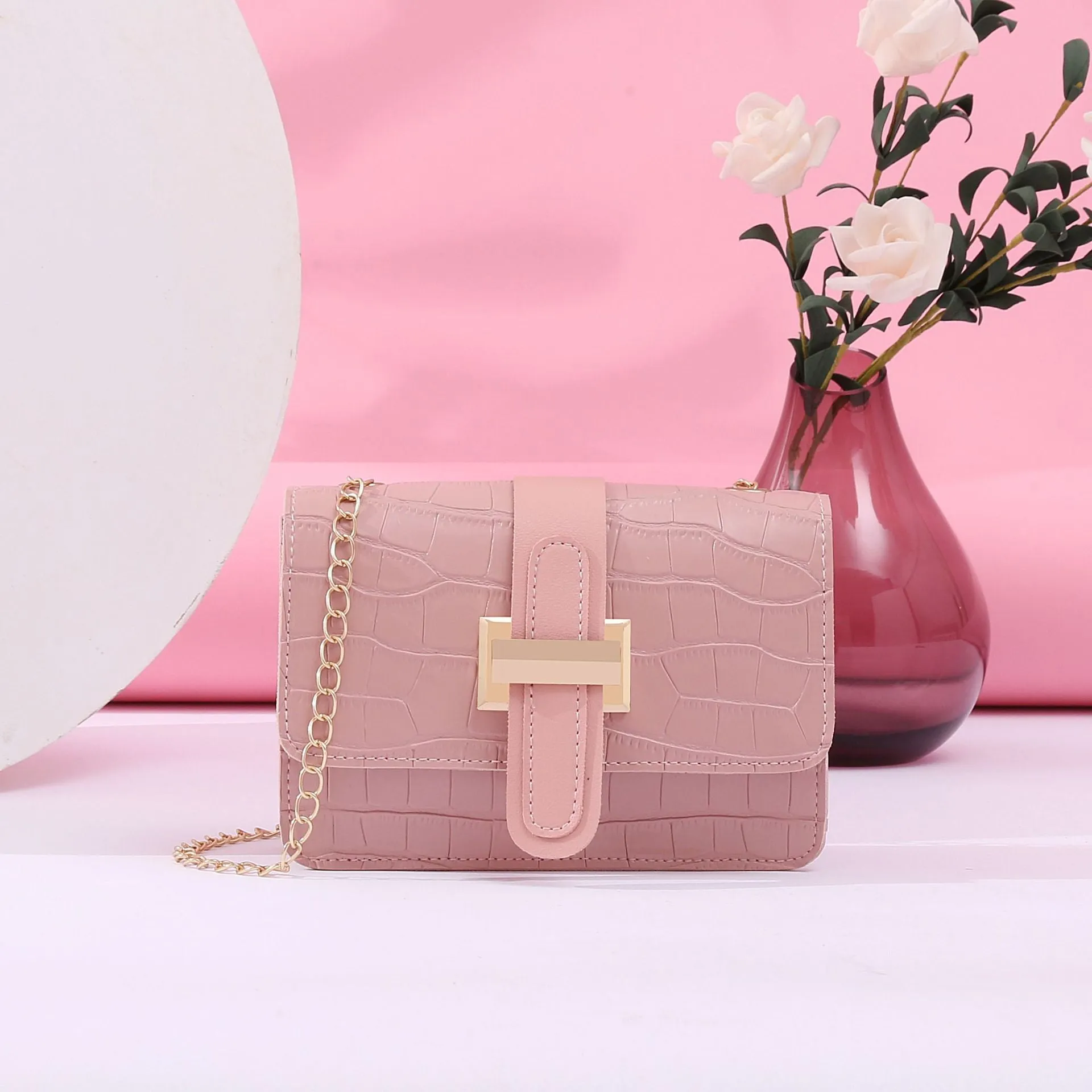 Women’s Elegant Small Crossbody Bag with Chain Shoulder Strap