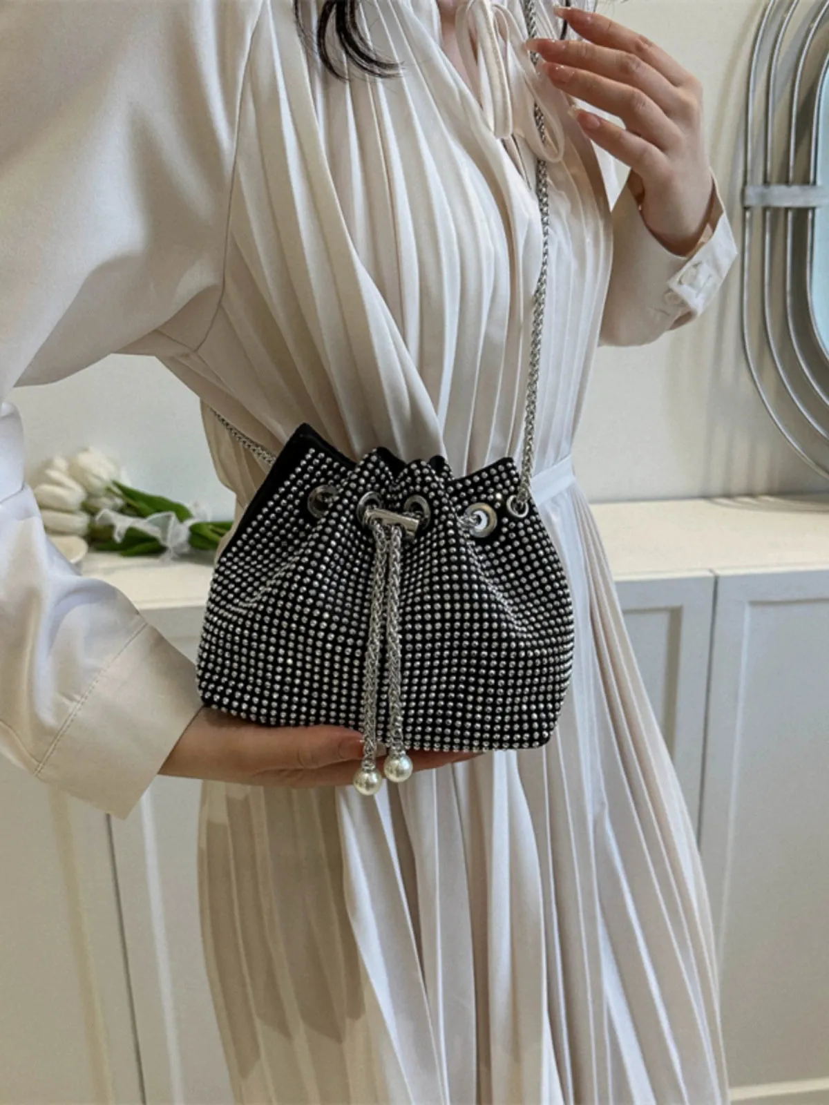 Women's K-Style Trend Rhinestone Bucket Bag - Full Diamond Chain Shoulder Crossbody with Drawstring